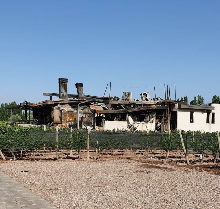 Así quedó el restaurante de la bodega Casarena tras el incendio