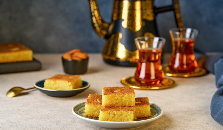 Basbousa con almendras: postre árabe clásico y fácil Foto: Shutterstock
