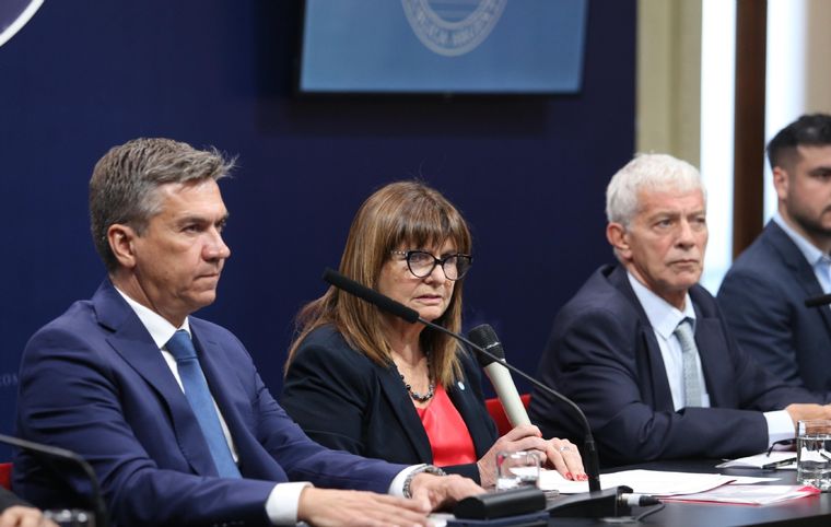 Patricia Bullrich junto a Zdero y Cúneo Libarona Foto: Noticias Argentinas