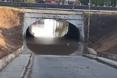 El túnel que atraviesa el Acceso Este en dirección al Shopping amaneció inundado tras las lluvias El túnel que atraviesa el Acceso Este en dirección al Shopping amaneció inundado tras las lluvias