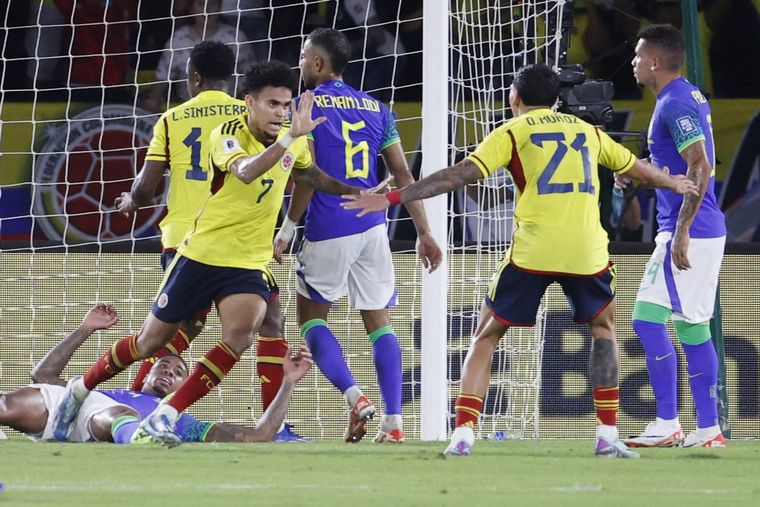 Luis Díaz metió los dos goles de Colombia, que venció a Brasil Foto: EFE