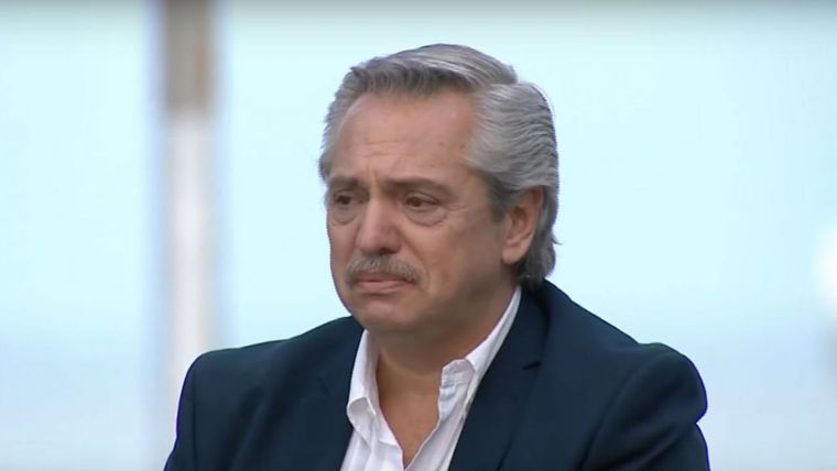 Aumenta la presión sobre Alberto Fernández por las visitas a la residencia de Olivos.