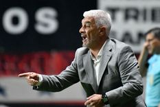 Omar De Felippe está cerca de dirigir a un nuevo equipo de la Liga Profesional. Omar De Felippe está cerca de dirigir a un nuevo equipo de la Liga Profesional.