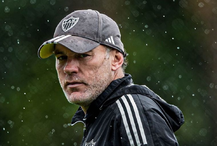 Gabriel Milito ya recibió una primera oferta formal para dirigir un equipo. Foto: Atlético Mineiro