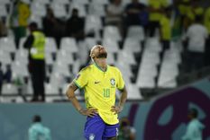Neymar, desconsolado ante la eliminación de Brasil en manos de Croacia. Foto: EFE