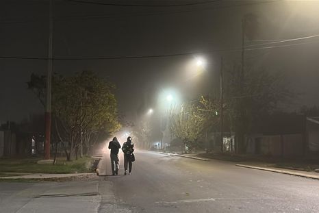 El ingreso del viento sur se hizo sentir con intensidad durante la noche del viernes. El ingreso del viento sur se hizo sentir con intensidad durante la noche del viernes.