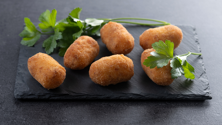Receta tradicional de croquetas de bacalao crujientes