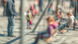Nuestros hijos viven sus propias versiones de la vida. Imagen generada con IA Nuestros hijos viven sus propias versiones de la vida. Imagen generada con IA
