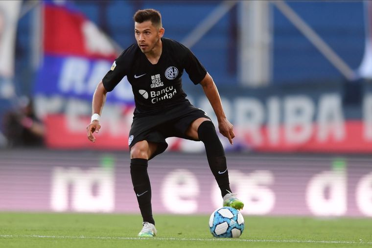 Óscar Romero vistió la camiseta de San Lorenzo entre 2019 y 2021. Óscar Romero vistió la camiseta de San Lorenzo entre 2019 y 2021.