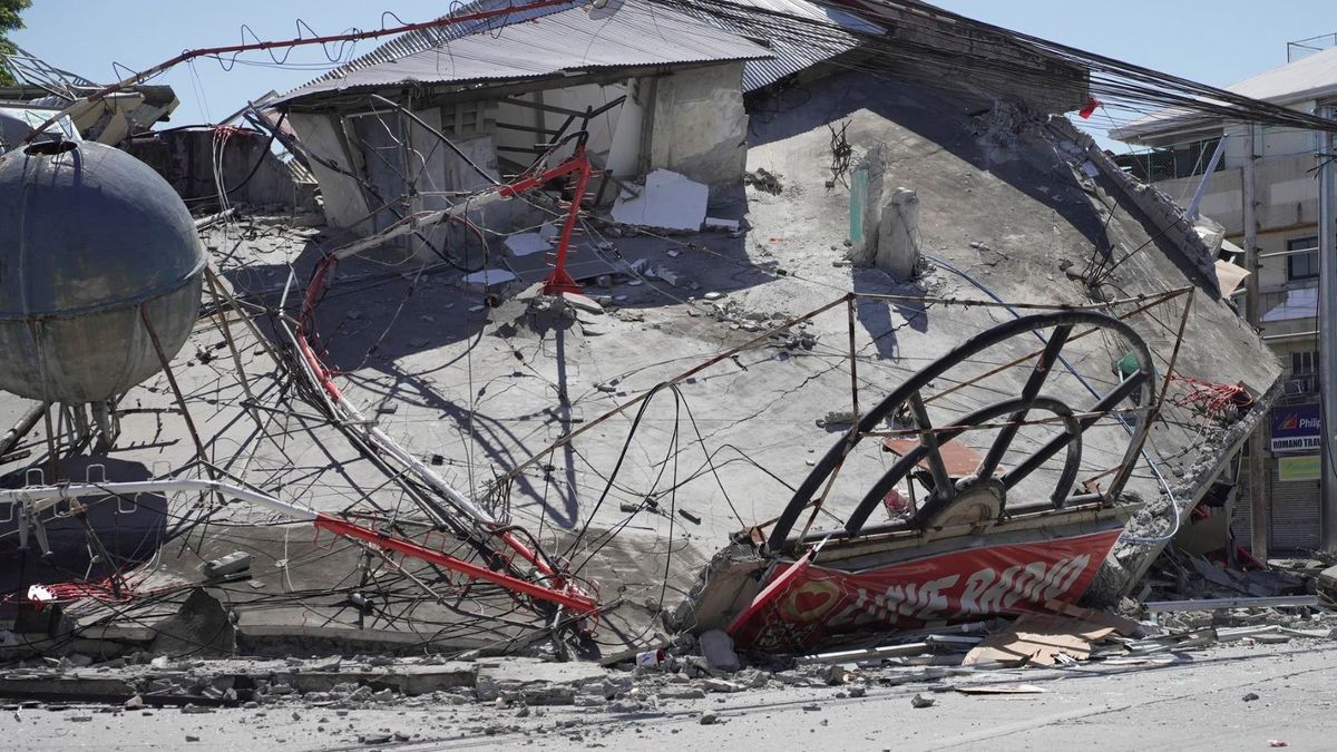 Potente terremoto en Filipinas: 7,8 de magnitud, muchos muer