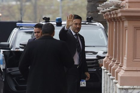 Encuesta: en qué lugar quedó Luis Petri en el ránking de ministros de Milei