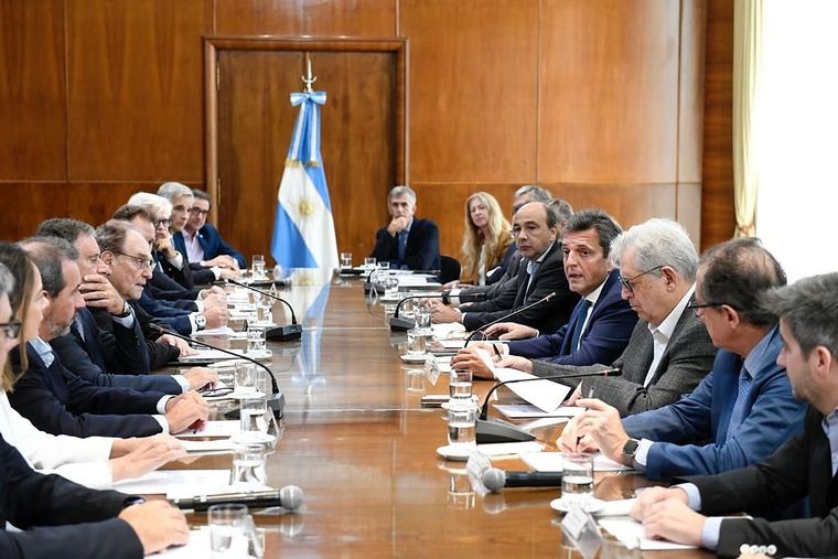 El ministro de Economía recibió a referentes de sectores clave Foto: Prensa Ministerio de Economía