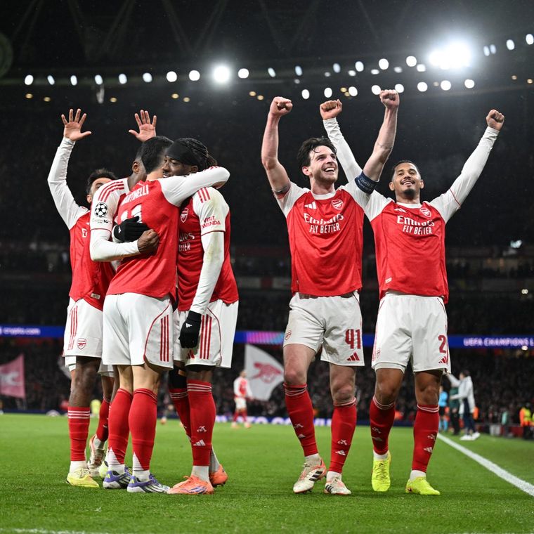 Arsenal, próximo rival del Atleti en la Champions, quiere llevarse a Julián Álvarez. Arsenal, próximo rival del Atleti en la Champions, quiere llevarse a Julián Álvarez.