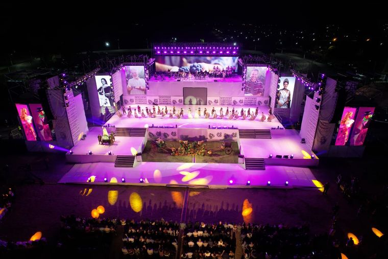 El escenario de la Bendición de los Frutos. El escenario de la Bendición de los Frutos.