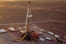 Vaca Muerta es la tabla de salvación a la que se aferra el Gobierno para poder incrementar las exportaciones de petróleo e impulsar las de gas natural, para mejorar el balance cambiario.