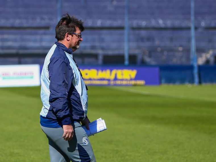 Berti podría sorprender en defensa. Foto: @CSIRoficial