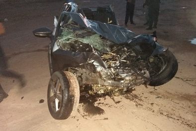 MDZol | Tremendo El impacto fue de frente y de lleno, por lo que fue difícil extraer a Pereyra del auto.