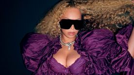 Beyoncé impulsa el regreso del glamour extremo con vestuarios futuristas. Beyoncé impulsa el regreso del glamour extremo con vestuarios futuristas.