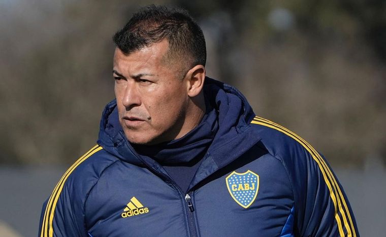 Almirón define el equipo para enfrentar a Racing. Foto: Archivo