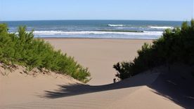 Reta es una de las playas más tranquilas de la Costa. Foto: retakhuyana.com.ar