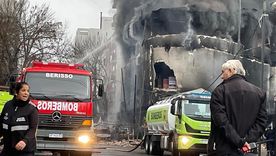 Como consecuencia del incendio, los vecinos fueron evacuados. Como consecuencia del incendio, los vecinos fueron evacuados.