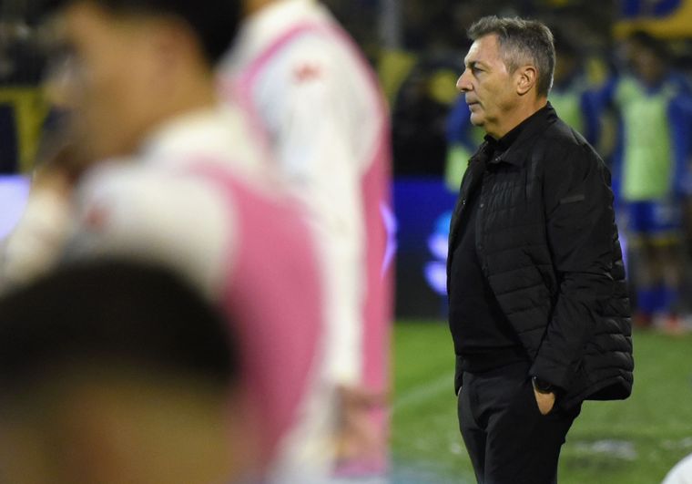 Huracán ganó y Kudelka metió presión por la fecha de la semifinal del Apertura. Foto: FotoBaires
