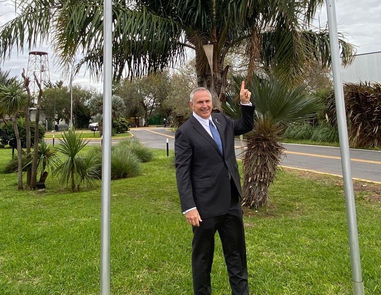 El embajador de Estados Unidos Marc Stanley viajó a Córdoba y no se privó de probar algunas de sus delicias. Foto: Twitter (@USAmbassadorARG)