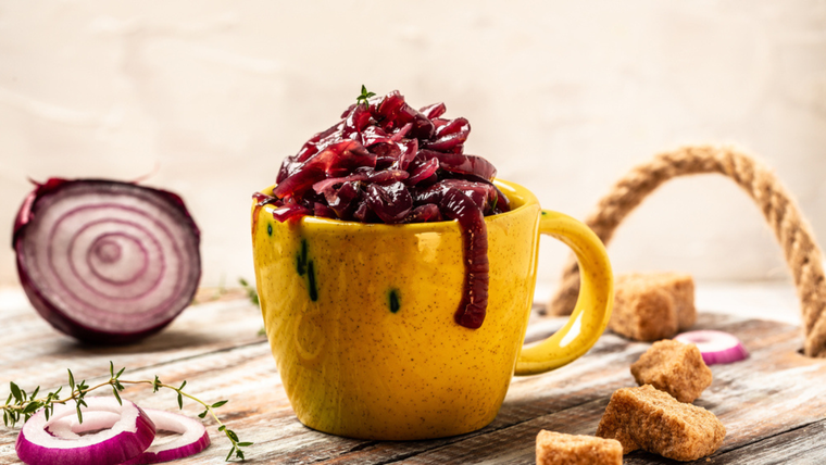 En esta receta, el secreto está en la cocción lenta: así se logra la textura espesa y el sabor concentrado típico del chutney. En esta receta, el secreto está en la cocción lenta: así se logra la textura espesa y el sabor concentrado típico del chutney.