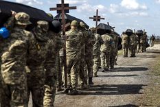 Despedidas de soldados de Ucrania muertos en combate con Rusia. Foto: Efe.