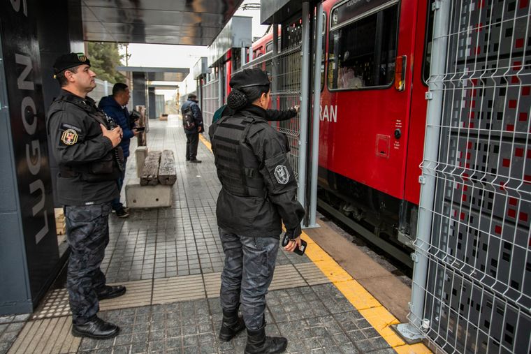 Personal de la Unidad Policial Metrotranviaria (Utran) intervinieron en el hecho ocurrido en Godoy Cruz. (Foto ilustrativa)