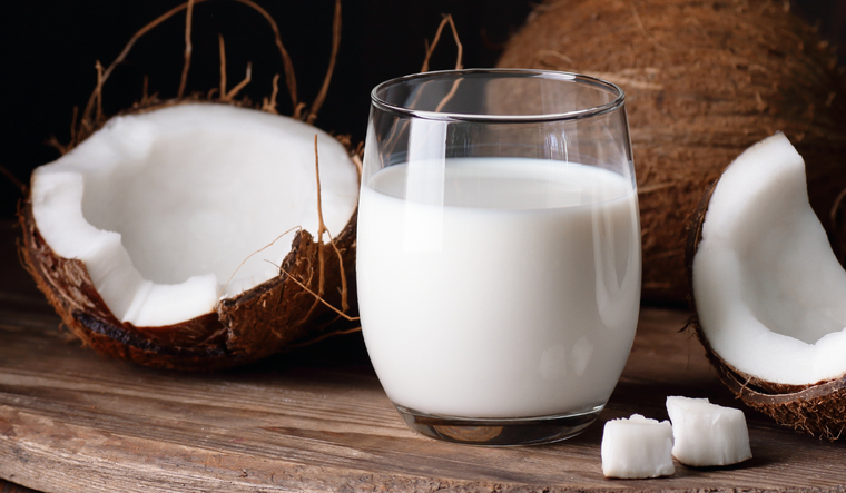 Cómo hacer leche de coco receta simple y fresca de verano