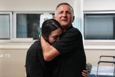 Noa Argamani (25), Almog Meir Jan (21), Andrey Kozlov (27) y Shlomi Ziv (40) fueron capturados el  7 de octubre durante el festival musical Nova. Foto: @AgenciaAJN