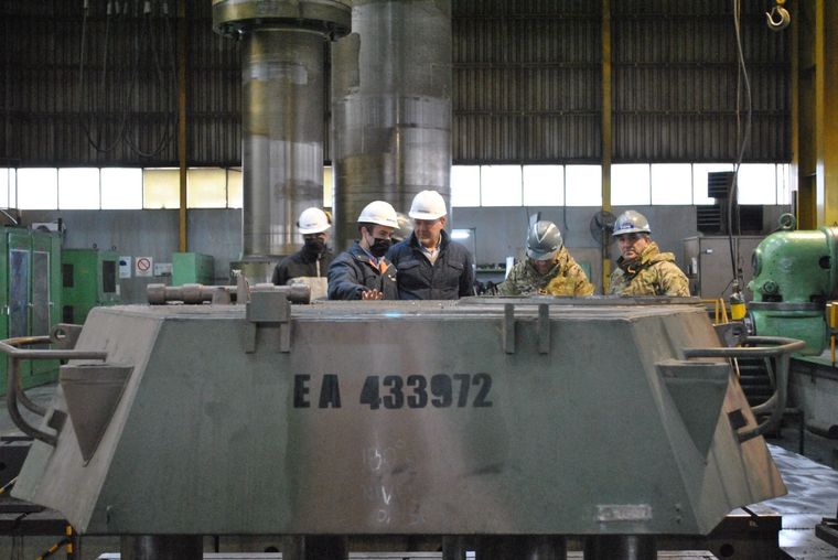 La empresa Impsa verificará el estado de las centrales Foto: Ministerio de Defensa