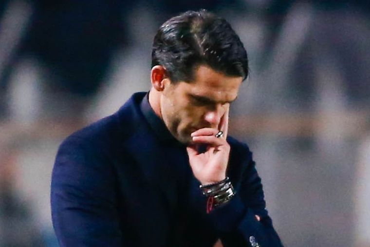 Dolor de cabeza para Gago: se lesionó Matías Rojas.