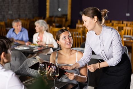 El empleo en el sector turístico enfrenta los desafíos de los cambios bruscos de estacionalidad