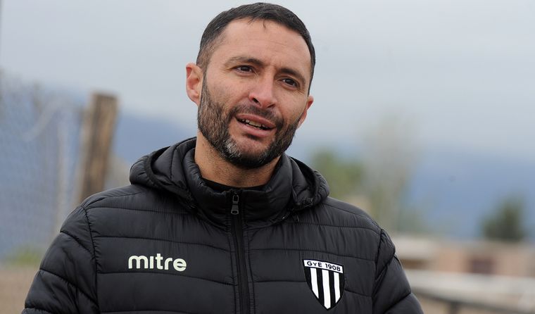 Joaquín Sastre se hizo cargo del plantel hasta que se confirme al nuevo DT. Joaquín Sastre se hizo cargo del plantel hasta que se confirme al nuevo DT.