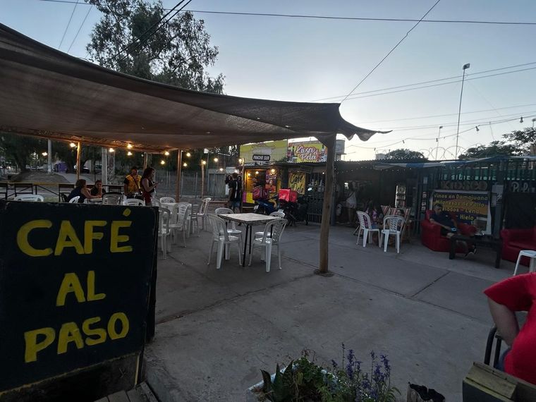 Los comerciantes afectados. Foto: Andrea Ginestar