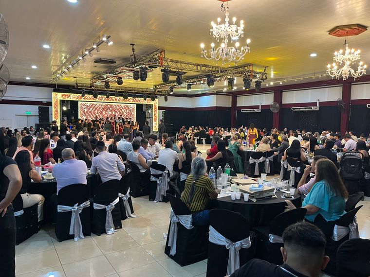 Los alumnos pudieron festejar su fiesta de egresados. Los alumnos pudieron festejar su fiesta de egresados.