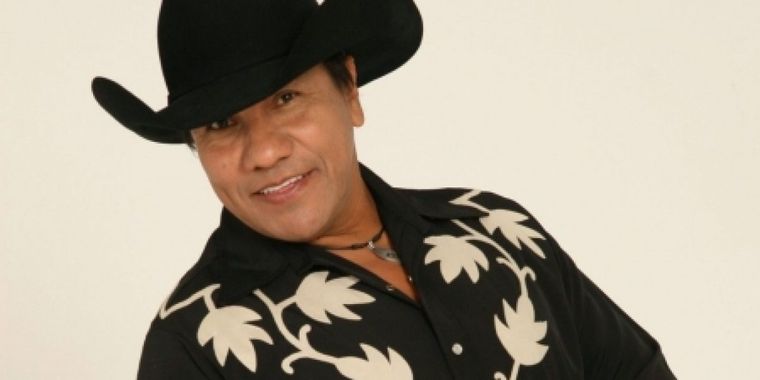 Lupe Esparza tiene más de 40 años de exitosa carrera al frente de Grupo Bronco.