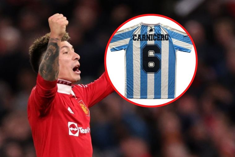 El Carnicero es furor: la camiseta especial que le hicieron los hinchas del Manchester United a Lisandro Martínez.
