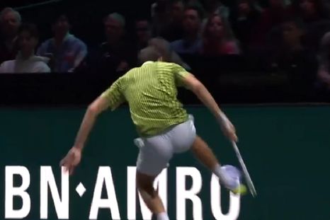 Medvedev perdió en tres sets frente al francés Ugo Humbert y enloqueció. Medvedev perdió en tres sets frente al francés Ugo Humbert y enloqueció.