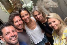 Juanita junto a su novio y amigos, en Mendoza. Juanita junto a su novio y amigos, en Mendoza.