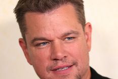 Foto: https://www.infobae.com/america/entretenimiento/2021/12/11/los-secretos-de-matt-damon-el-error-que-le-costo-usd-280-millones-la-famosa-novia-que-desprecio-por-tv-y-la-extrana-noche-del-flechazo-con-la-argentina-luciana-barroso/