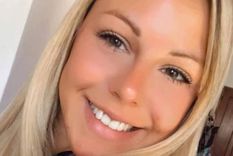 Los padres de María Clara Urdangaray Delmonte, la joven asesinada en Kosovo, recibieron el cuerpo repatriado el martes y este miércoles será velada Foto: Facebook Magdalena Delmonte