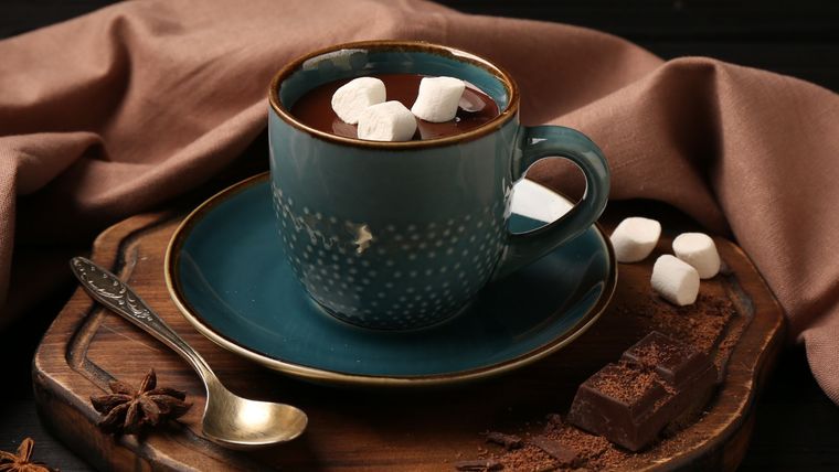 Chocolate caliente con malvaviscos tu nueva obsesión para merendar