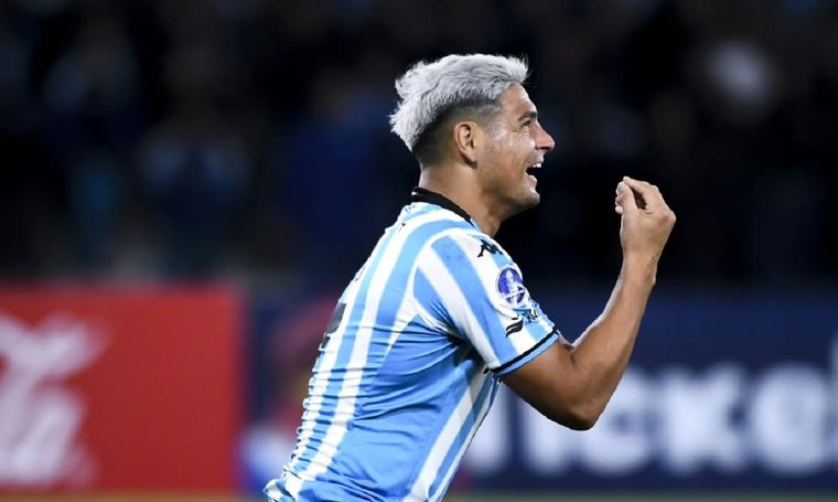 Maximiliano Salas, titular en Racing mientras se acerca a River