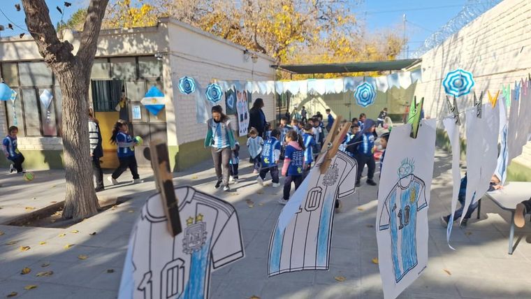 Las escuelas mendocinas utilizan el Mundial de fútbol para desarrollar actividades didácticas.