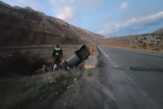 El hecho ocurrió este domingo por la mañana a la altura del puente del Río Horcones, en Ruta 7. Cinco personas resultaron ilesas.
