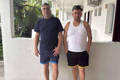 Carlos Rodelo (izq.) y Jorge Cubillos en un hotel de Kinshasa, capital de la República Democrática del Congo. Carlos Rodelo (izq.) y Jorge Cubillos en un hotel de Kinshasa, capital de la República Democrática del Congo.