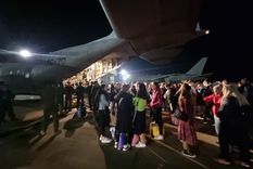 El Operativo Regreso Seguro sumó un tercer vuelo este sábado para rescatar argentinos en Israel Foto: Twitter Santiago Cafiero El Operativo Regreso Seguro sumó un tercer vuelo este sábado para rescatar argentinos en Israel Foto: Twitter Santiago Cafiero
